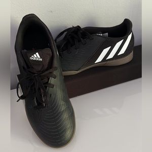 Adidas Predator indoor soccer Junior